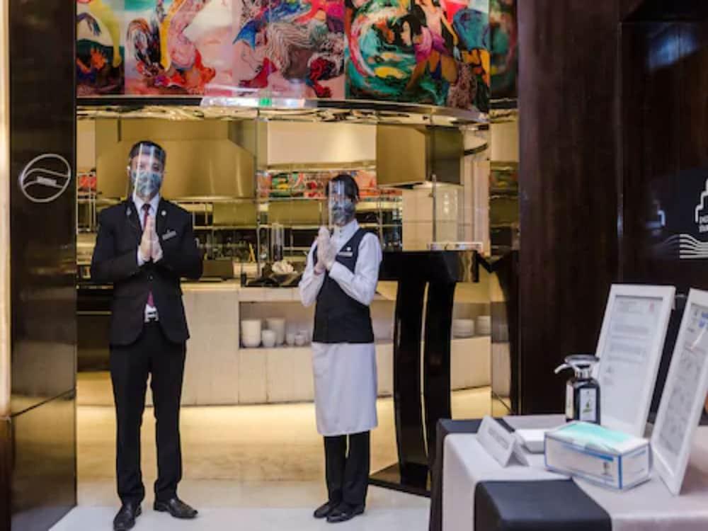 泗水西普拉世界酒店-由瑞士贝尔酒店国际管理 外观 照片